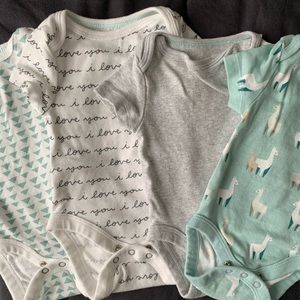 Carter’s Onsie Set